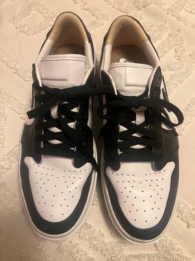 Jordan 1 elevate panda Women's Low-Top Sneakers - Black & White